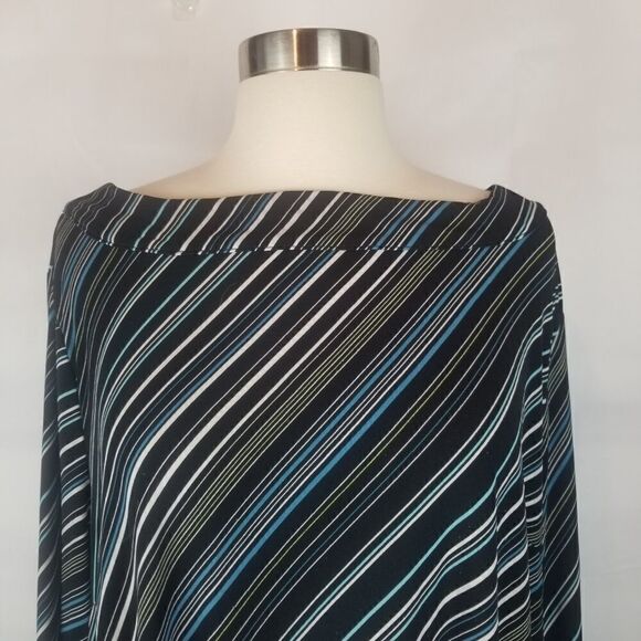 LIZ LANGE MATERNITY. SIZE XL. POLYESTER AND SPANDEX MATERNITY TOP OR DRESS. - Picture 5 of 5